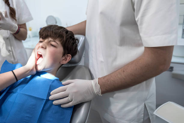 Best Emergency Tooth Extraction  in Colmar Manor, MD